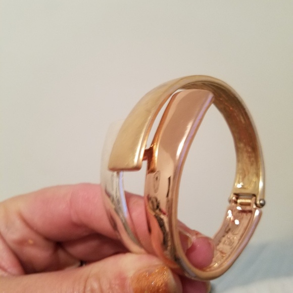 Jewelry - Picture 3 of 8